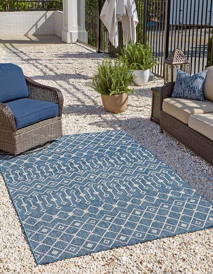 Unique Loom Outdoor Trellis Collection Area Rug - Tribal Trellis (3' 3" x 5' 3" Rectangle, Blue/ Ivory)