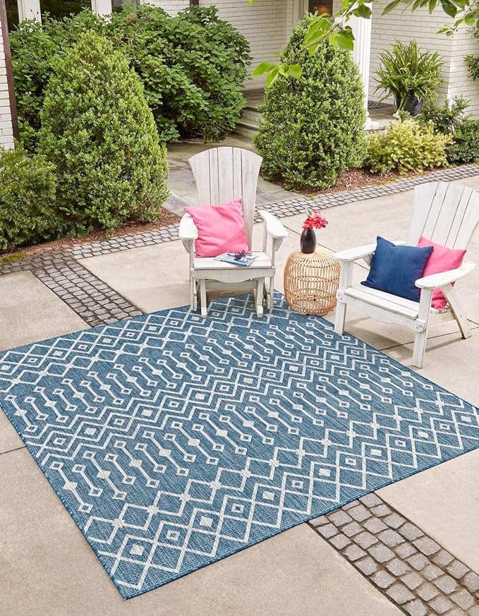 Unique Loom Outdoor Trellis Collection Area Rug - Tribal Trellis (5' 1" Square, Blue/ Ivory)