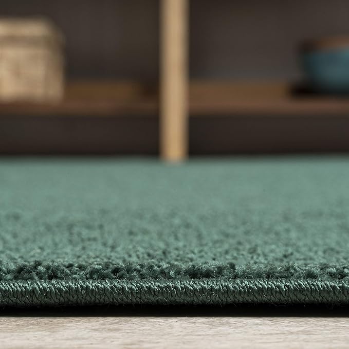 JONATHAN Y Haze Solid Low-Pile Emerald Indoor Area Rug 9x12, Coastal,Bohemian,Minimalist,Classic, Easy-Cleaning for Living Room,Bedroom,Kitchen,Pet Friendly,Non-Shedding (SEU100L-9)