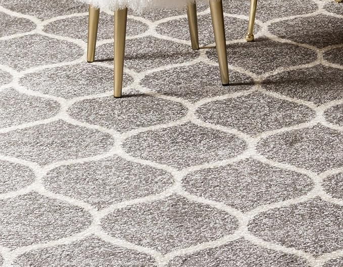 Rugs.com Lattice Frieze Collection Rug – 6' Round Light Gray Medium Rug Perfect for Kitchens, Dining Rooms
