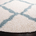 SAFAVIEH Dallas Shag Collection Area Rug - 6' Round, Ivory & Light Blue, Trellis Design, Non-Shedding & Easy Care, 1.5-inch Thick Ideal for High Traffic Areas in Living Room, Bedroom (SGD257J)