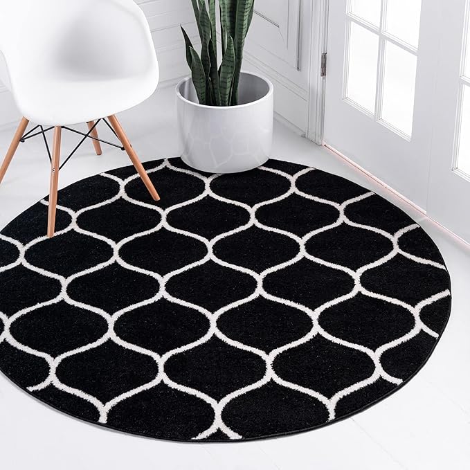 Rugs.com Lattice Frieze Collection Rug – 8' Round Black Medium Rug Perfect for Kitchens, Dining Rooms