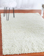 Unique Loom Solid Shag Collection Area Rug (4' 1" x 6' 1" Rectangle, Pure Ivory)