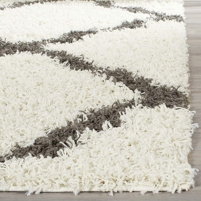 SAFAVIEH Dallas Shag Collection Area Rug - 6' Square, Ivory & Red, Trellis Design, Non-Shedding & Easy Care, 1.5-inch Thick Ideal for High Traffic Areas in Living Room, Bedroom (SGD257R)