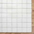 Mark&Day Wool Rugs, 5x7 Ishaq Cottage Off-White Area Rug, White Silver Carpet for Living Room, Bedroom or Kitchen (5' x 7'6")