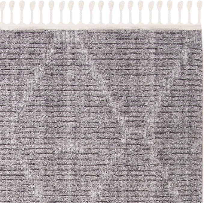 SAFAVIEH Marrakech Collection Area Rug - 5'3" x 7'6", Grey, Moroccan Boho Tribal Tassel Design, Non-Shedding & Easy Care, Ideal for High Traffic Areas in Living Room, Bedroom (MRK517F)