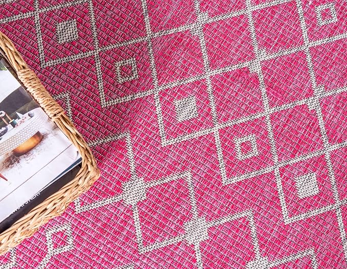 Unique Loom Outdoor Trellis Collection Area Rug - Tribal Trellis (4' 1" Round, Fuschia/ Gray)