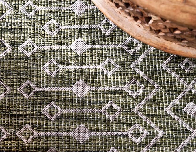 Unique Loom Outdoor Trellis Collection Area Rug - Tribal Trellis (2' x 6' 1" Runner, Green/ Natural)