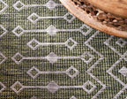 Unique Loom Outdoor Trellis Collection Area Rug - Tribal Trellis (6' 1" x 9' Rectangle, Green/ Natural)