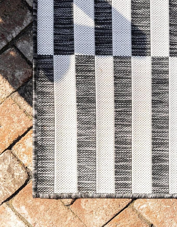 Unique Loom Outdoor Striped Collection Area Rug - Striped (4' 1" x 6' 1" Rectangle, Charcoal/Ivory)