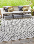 Unique Loom Outdoor Trellis Collection Area Rug - Tribal Trellis (5' 3" Square, Gray/ Black)