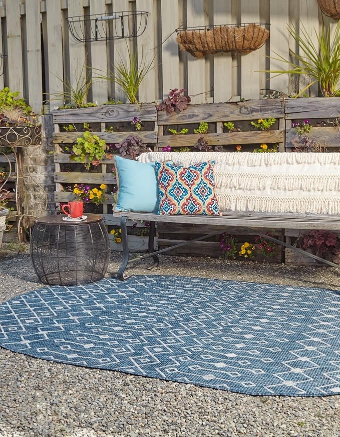 Unique Loom Outdoor Trellis Collection Area Rug - Tribal Trellis (5' 1" x 8' Oval, Blue/ Ivory)