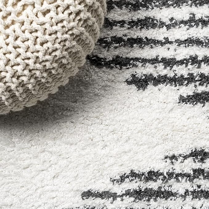 JONATHAN Y Elm Diamond Stripe Shag White/Gray Indoor Area Rug, 4x6, Geometric, Bohemian, Contemporary, Easy-Cleaning for Living Room, Bedroom, Kitchen, Pet Friendly, Non-Shedding (MOH408A-4)