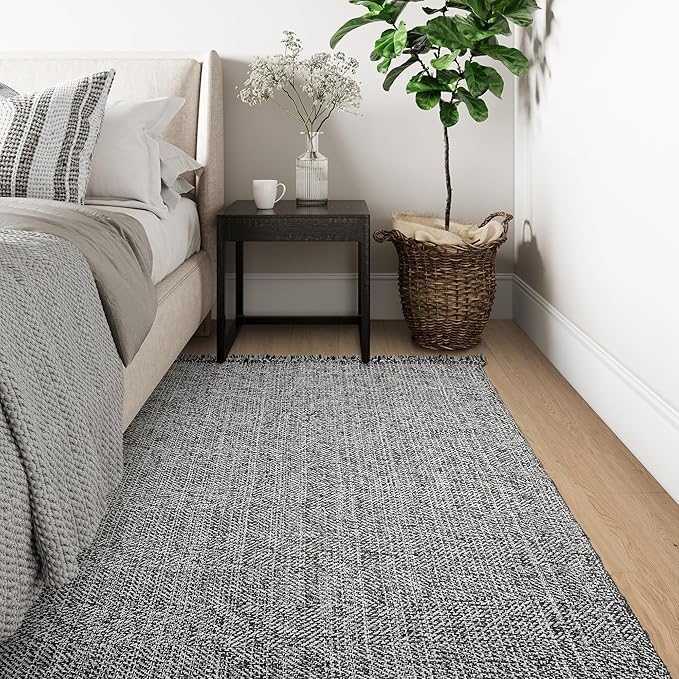 Collive Comfy Area Rug 4' x 6', Grey/Cream Woven Cotton Bedroom Rugs, Modern Indoor Accent Rug Floor Carpet with Tassel for Living Room, Nursery Room, Dining Room, Bedside, Office, Patio Decor