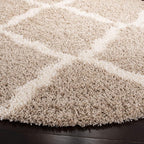 SAFAVIEH Dallas Shag Collection Area Rug - 4' Round, Beige & Ivory, Trellis Design, Non-Shedding & Easy Care, 1.5-inch Thick Ideal for High Traffic Areas in Living Room, Bedroom (SGD257D)