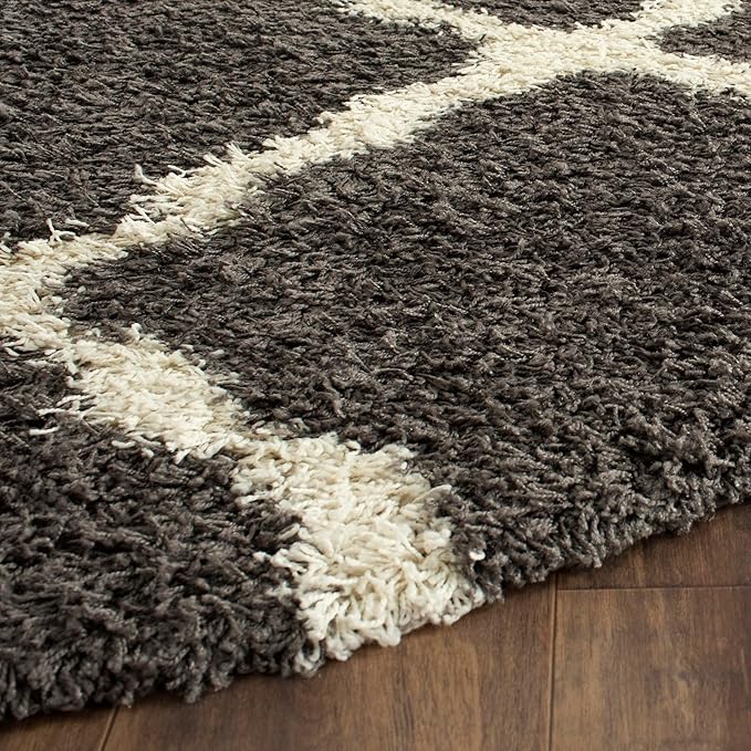 SAFAVIEH Dallas Shag Collection Area Rug - 6' Round, Dark Grey & Ivory, Trellis Design, Non-Shedding & Easy Care, 1.5-inch Thick Ideal for High Traffic Areas in Living Room, Bedroom (SGD257A)