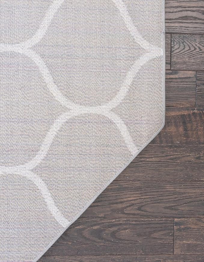 Rugs.com Lattice Frieze Collection Rug – 5' Octagon Light Gray Medium Rug Perfect for Living Rooms, Kitchens, Entryways