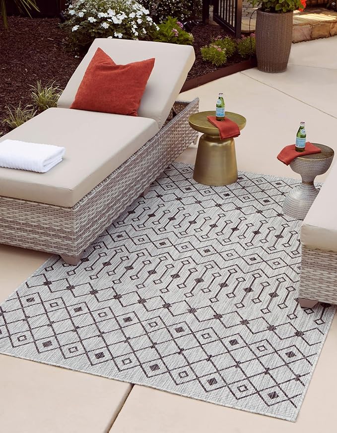 Unique Loom Outdoor Trellis Collection Area Rug - Tribal Trellis (10' x 13' 1" Rectangle, Gray/ Black)