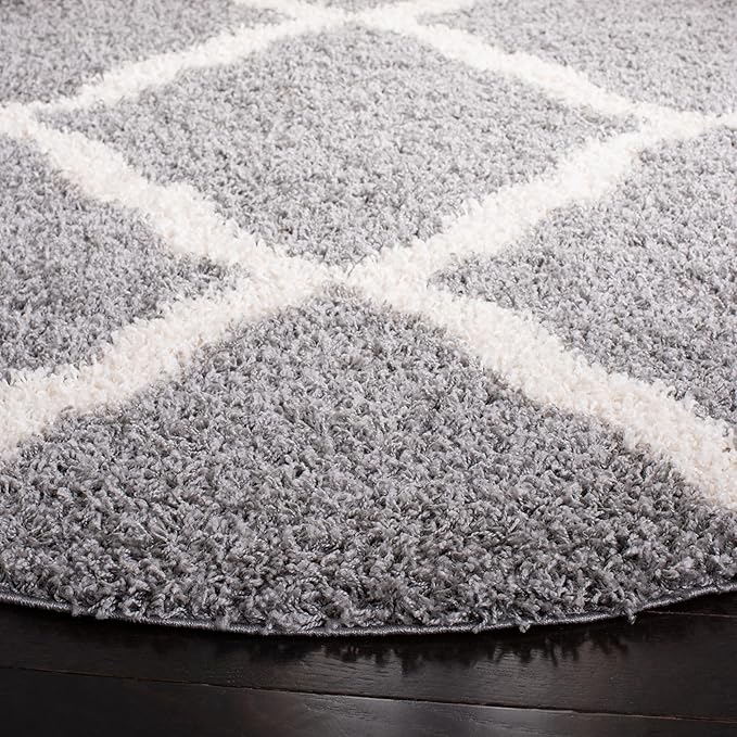 SAFAVIEH Dallas Shag Collection Area Rug - 6' Round, Grey & Ivory, Trellis Design, Non-Shedding & Easy Care, 1.5-inch Thick Ideal for High Traffic Areas in Living Room, Bedroom (SGD257G)