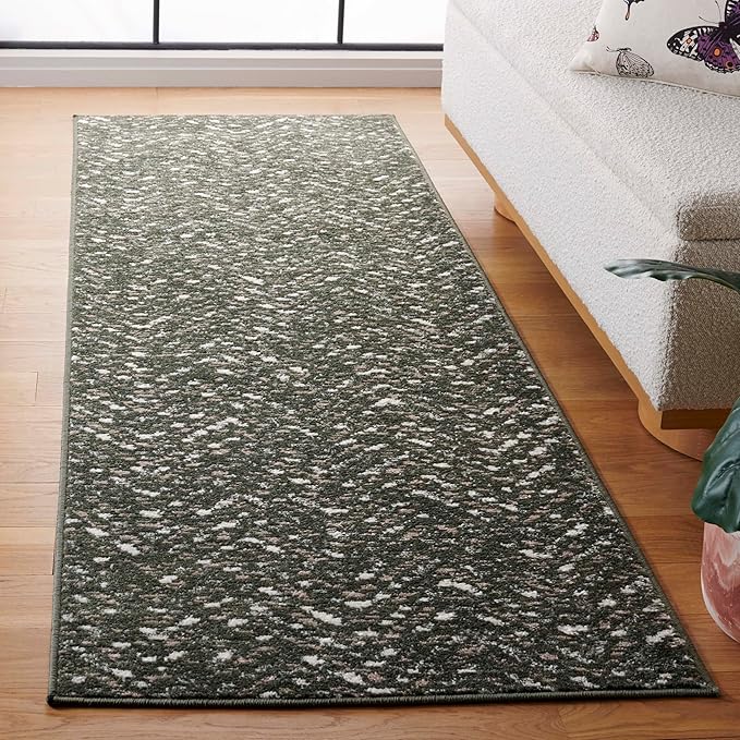 SAFAVIEH Adirondack Collection Runner Rug - 2'6" x 8', Green & Ivory, Geometric Design, Ideal for High Traffic Areas in Entryway, Kitchen & Bathroom (ADR104Y-28)