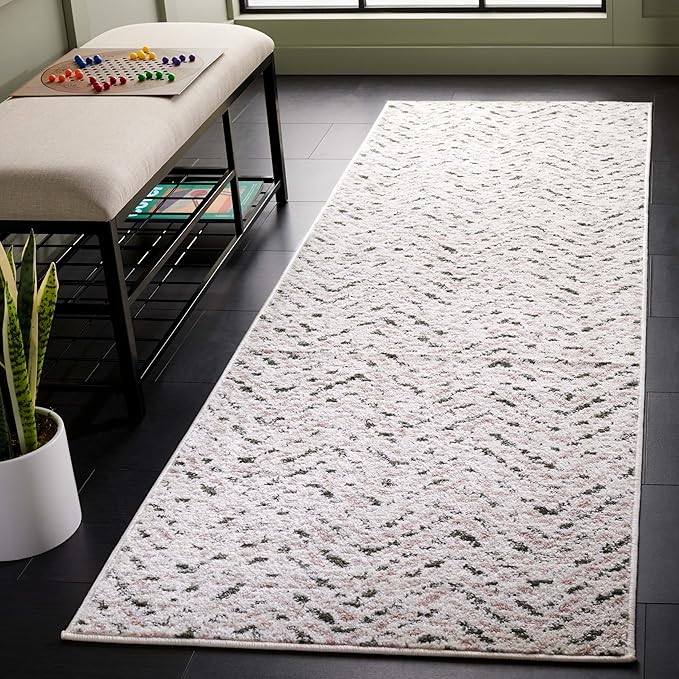 SAFAVIEH Adirondack Collection Runner Rug - 2'6" x 8', Ivory & Green, Geometric Design, Ideal for High Traffic Areas in Entryway, Kitchen & Bathroom (ADR104X-28)