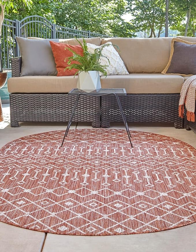 Unique Loom Outdoor Trellis Collection Area Rug - Tribal Trellis (7' 10" x 10' Oval, Rust Red/ Ivory)