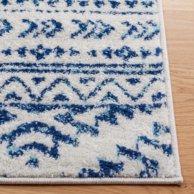 SAFAVIEH Tulum Collection Area Rug - 5' Square, Ivory & Navy, Moroccan Boho Tribal Design, Non-Shedding & Easy to Clean, Ideal for Living Room, Bedroom, Dining Space (TUL272D)