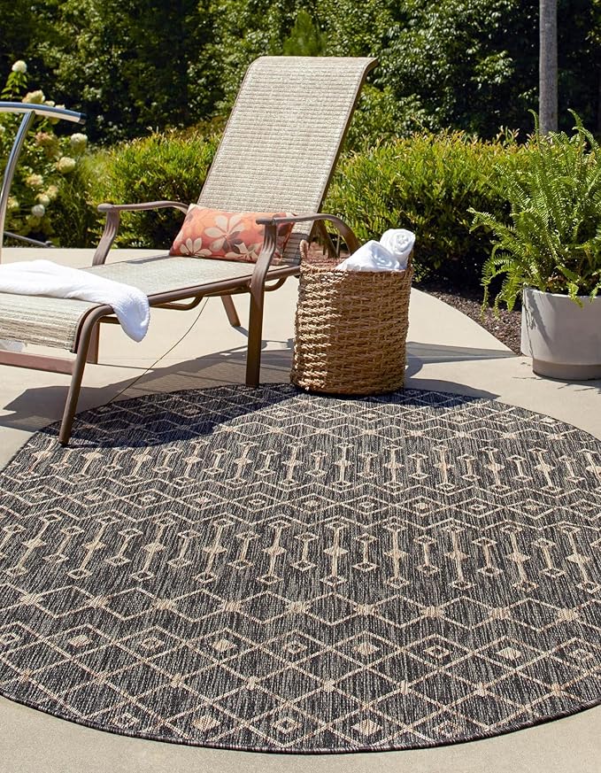 Unique Loom Outdoor Trellis Collection Area Rug - Tribal Trellis (5' 3" x 8' Oval, Charcoal Gray/ Natural)