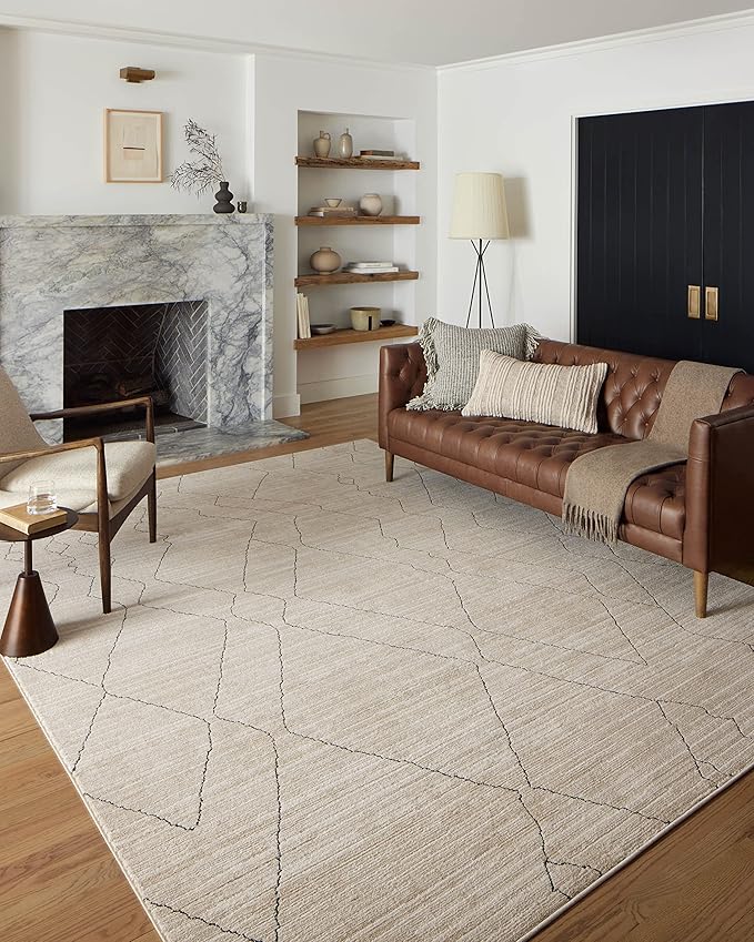 Loloi Darby Collection DAR-03 Sand/Charcoal 4'-0" x 6'-0" Accent Rug
