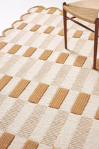Hand-Tufted Wool Area Rug with Scalloped Edges, Neutral Beige Plaid Pattern, Cozy Soft Accent Rug for Living Room, Bedroom, and Nursery, Handmade Decorative Carpet, 4x6 Ft