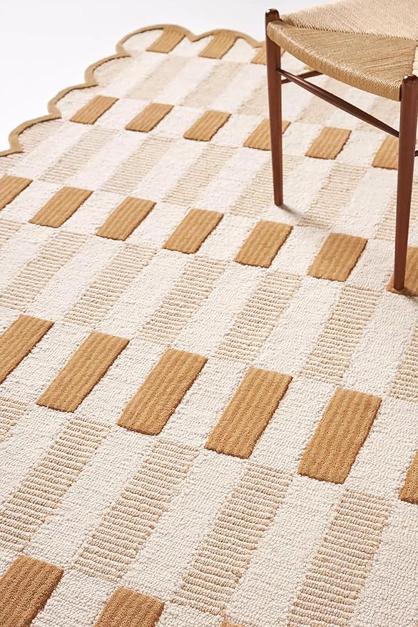 Hand-Tufted Wool Area Rug with Scalloped Edges, Neutral Beige Plaid Pattern, Cozy Soft Accent Rug for Living Room, Bedroom, and Nursery, Handmade Decorative Carpet, 7x7 Ft (Round)