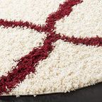 SAFAVIEH Dallas Shag Collection Area Rug - 4' Round, Ivory & Red, Trellis Design, Non-Shedding & Easy Care, 1.5-inch Thick Ideal for High Traffic Areas in Living Room, Bedroom (SGD257R)