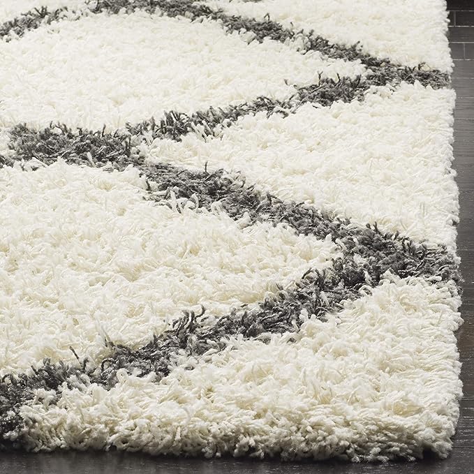 SAFAVIEH Dallas Shag Collection Accent Rug - 3' x 5', Ivory & Dark Grey, Trellis Design, Non-Shedding & Easy Care, 1.5-inch Thick Ideal for High Traffic Areas in Foyer, Living Room, Bedroom (SGD257H)
