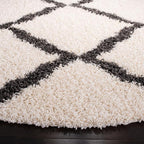 SAFAVIEH Dallas Shag Collection Area Rug - 8' Round, Ivory & Dark Grey, Trellis Design, Non-Shedding & Easy Care, 1.5-inch Thick Ideal for High Traffic Areas in Living Room, Bedroom (SGD257H)
