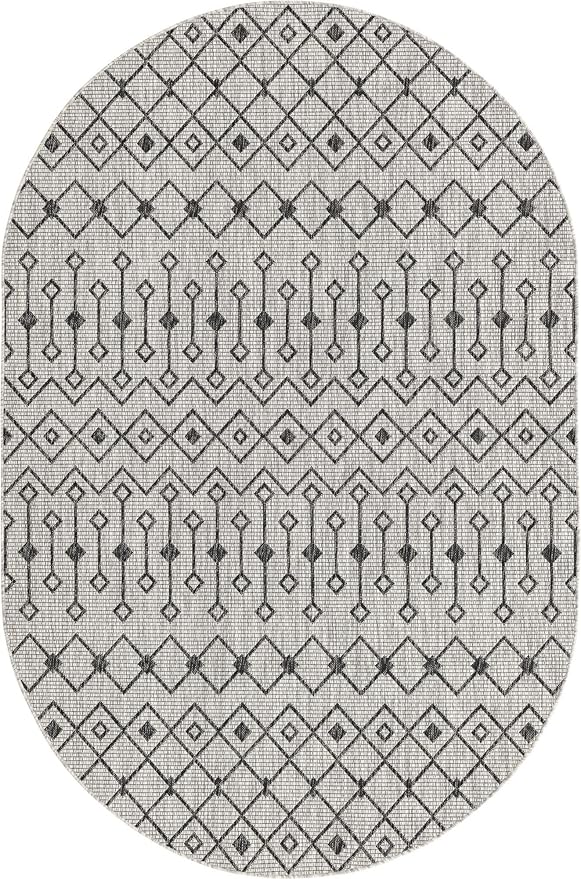 Unique Loom Outdoor Trellis Collection Area Rug - Tribal Trellis (5' 3" x 8' Oval, Gray/ Black)