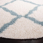 SAFAVIEH Dallas Shag Collection Area Rug - 4' Round, Ivory & Light Blue, Trellis Design, Non-Shedding & Easy Care, 1.5-inch Thick Ideal for High Traffic Areas in Living Room, Bedroom (SGD257J)