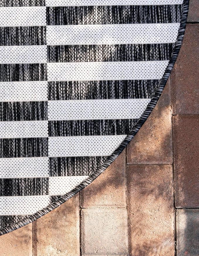 Unique Loom Outdoor Striped Collection Area Rug - Striped (4' 1" Round, Charcoal/Ivory)