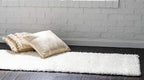Unique Loom Solid Shag Collection Area Rug (2' 2" x 6' 7" Runner, Snow White)