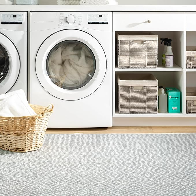 Dash & Albert Diamond Platinum/White Machine Washable Rug, 7.5 X 9.5 Feet, White Geometric Pattern