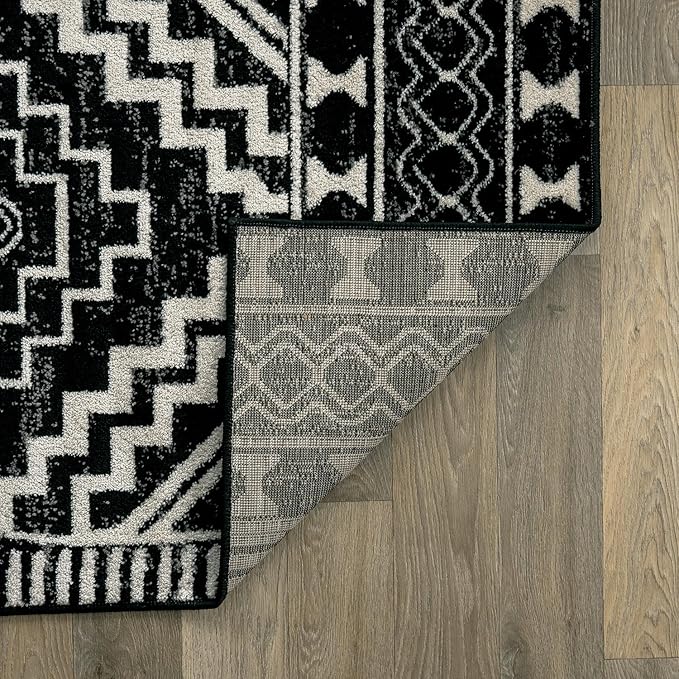 Rugshop Southwestern Black and White Tribal Area Rug – Geometric Diamond Pattern Carpet for Living Room, Bedroom, or Entryway – Boho Rustic Soft Floor Decor 4' x 6' Black