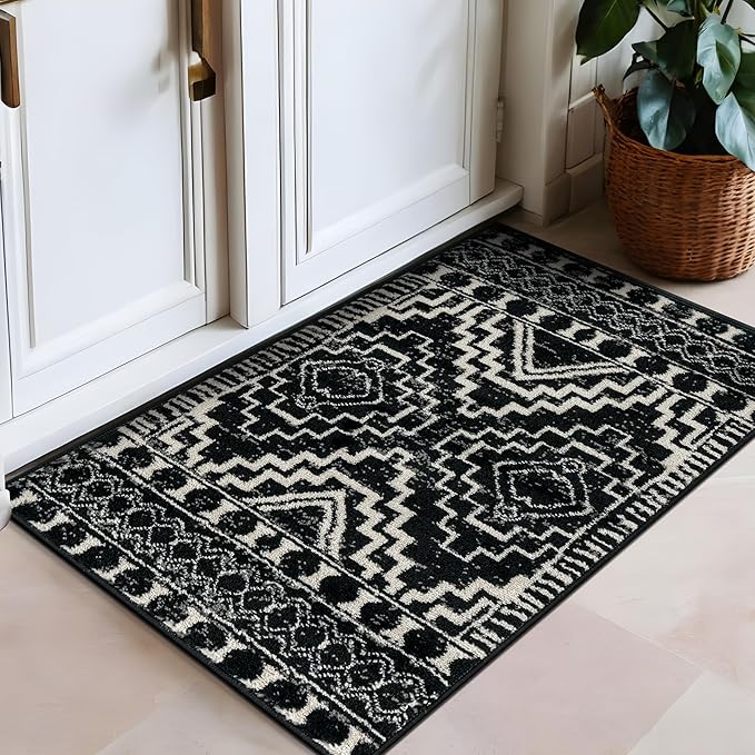 Rugshop Southwestern Black and White Tribal Area Rug – Geometric Diamond Pattern Carpet for Living Room, Bedroom, or Entryway – Boho Rustic Soft Floor Decor 2' x 3' Black
