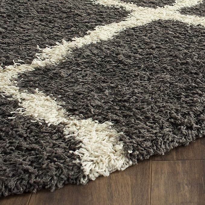 SAFAVIEH Dallas Shag Collection Area Rug - 4' Round, Dark Grey & Ivory, Trellis Design, Non-Shedding & Easy Care, 1.5-inch Thick Ideal for High Traffic Areas in Living Room, Bedroom (SGD257A)