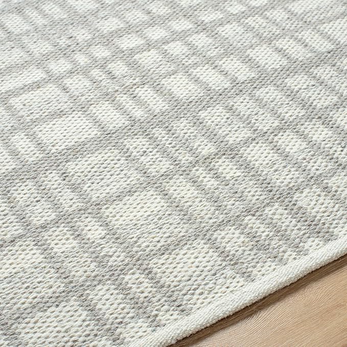 Mark&Day Wool Rugs, 5x8 Ishaq Solid and Border Light Grey Area Rug, Grey Ivory Carpet for Living Room, Bedroom or Kitchen (5' x 7'6")