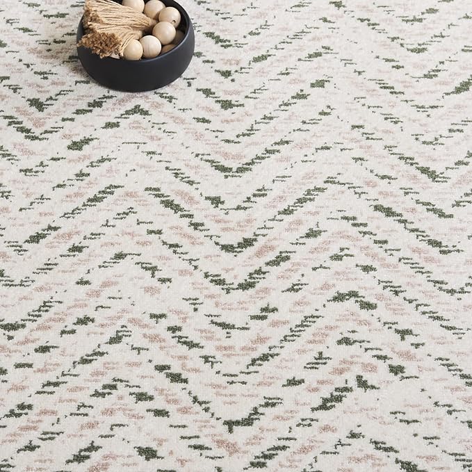 SAFAVIEH Adirondack Collection Area Rug - 5'1" x 7'6", Ivory & Dark Green, Chevron Design, Non-Shedding & Easy Care, Ideal for High Traffic Areas in Living Room, Bedroom, Dining (ADR104X-5)
