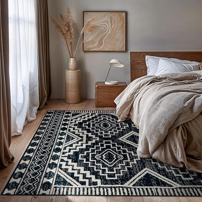 Rugshop Southwestern Black and White Tribal Area Rug – Geometric Diamond Pattern Carpet for Living Room, Bedroom, or Entryway – Boho Rustic Soft Floor Decor 5' x 7' Black