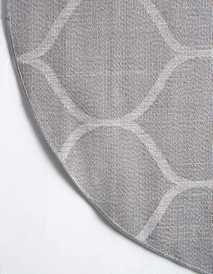 Rugs.com Lattice Frieze Collection Rug – 5' Round Light Gray Medium Rug Perfect for Kitchens, Dining Rooms