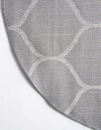 Rugs.com Lattice Frieze Collection Rug – 5' Round Light Gray Medium Rug Perfect for Kitchens, Dining Rooms