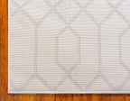 Marilyn Monroe Glam Collection Area Rug - Trellis (7' 10' x 10' Rectangle, White Silver/ Silver)
