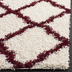 SAFAVIEH Area Rug 8x10 - Dallas Shag Collection - Large - Ivory & Red, Trellis Pattern, Non-Shedding & Easy Cleaning, Plush Thick Pile, Ideal for Living Room, Bedroom, Dining Space (SGD257R)