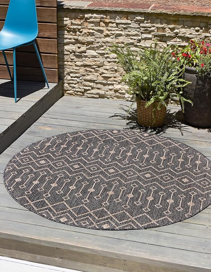 Unique Loom Outdoor Trellis Collection Area Rug - Tribal Trellis (5' 3" Round, Charcoal Gray/ Natural)